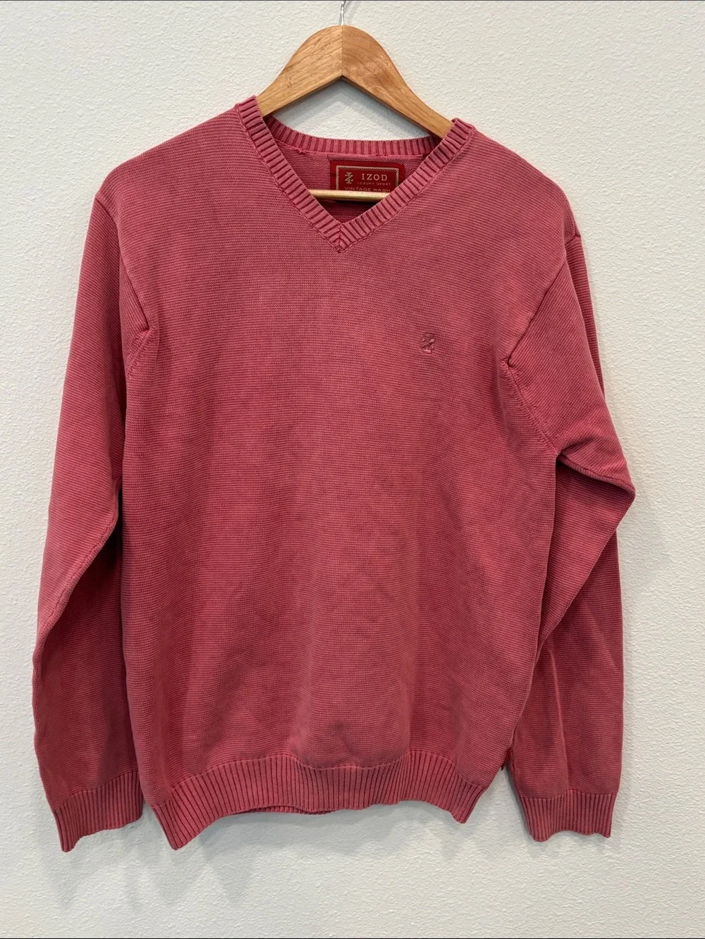 Izod Men's 100% Cotton V-Neck Sweater in Dusty Rose Pink Size Medium